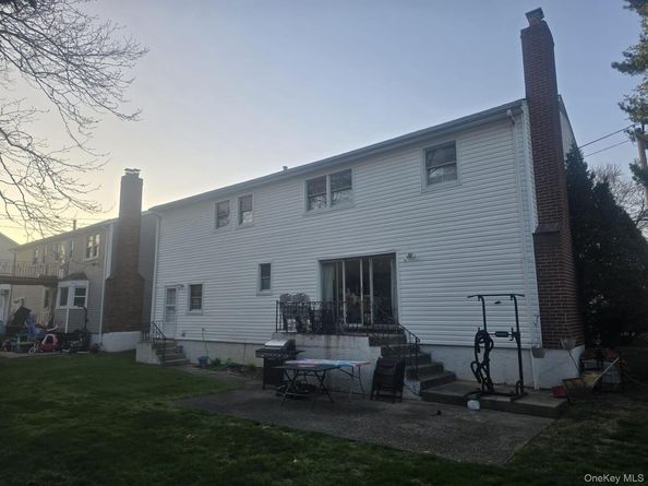 1571 Greenway Boulevard, Valley Stream NY 11580