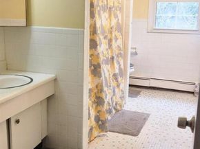 1571 Greenway Boulevard, Valley Stream NY 11580