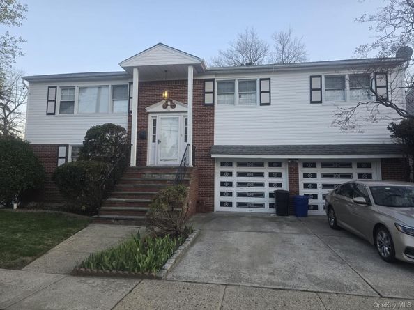 1571 Greenway Boulevard, Valley Stream NY 11580