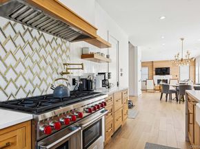 14 Oak Grove Road, Southampton NY 11968