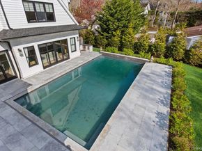 14 Oak Grove Road, Southampton NY 11968