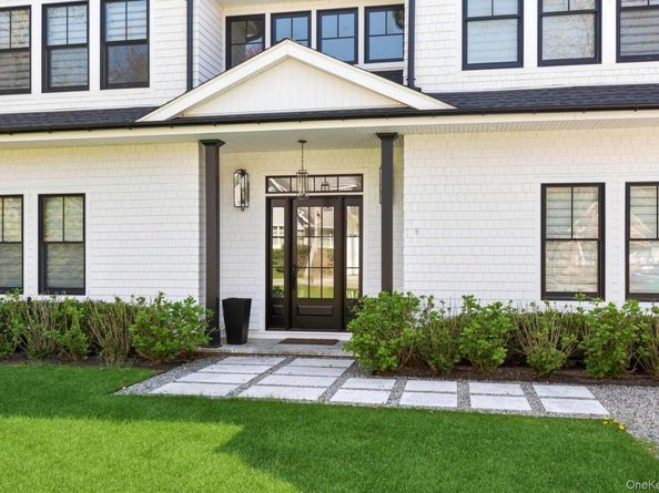 14 Oak Grove Road, Southampton NY 11968
