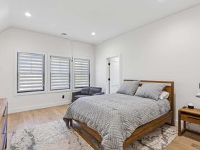14 Oak Grove Road, Southampton NY 11968