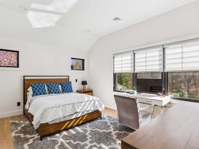 14 Oak Grove Road, Southampton NY 11968