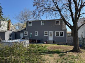 11 Moore Place, Melville NY 11747
