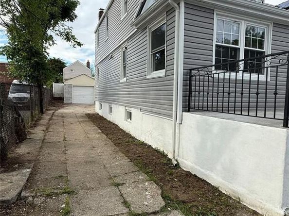 16421 109th Road, Jamaica NY 11433