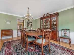 15 Combes Avenue, Rockville Centre NY 11570
