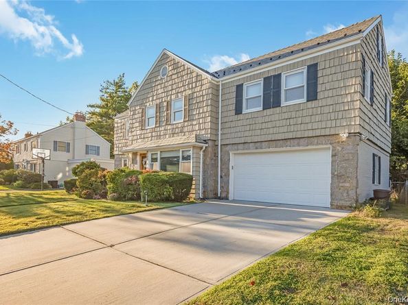 15 Combes Avenue, Rockville Centre NY 11570