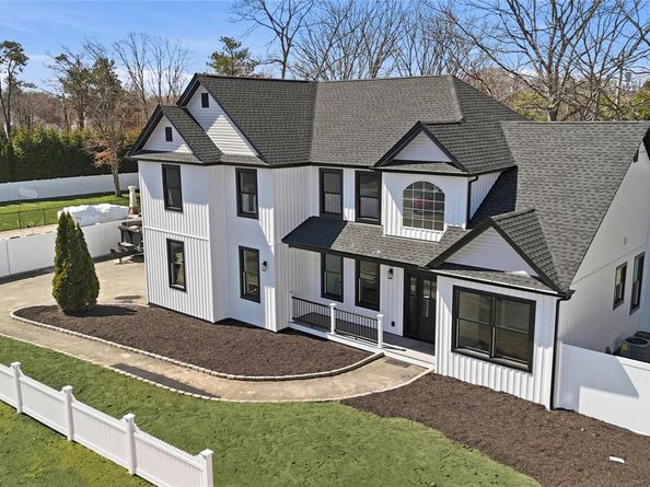 112 S Hillside Avenue, Nesconset NY 11767