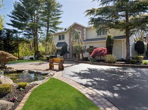 70 Laurel Court, Laurel Hollow NY 11791