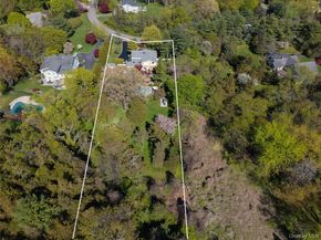 70 Laurel Court, Laurel Hollow NY 11791