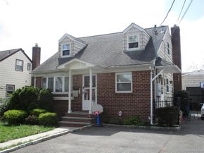 167 Roosevelt Avenue, Mineola NY 11501