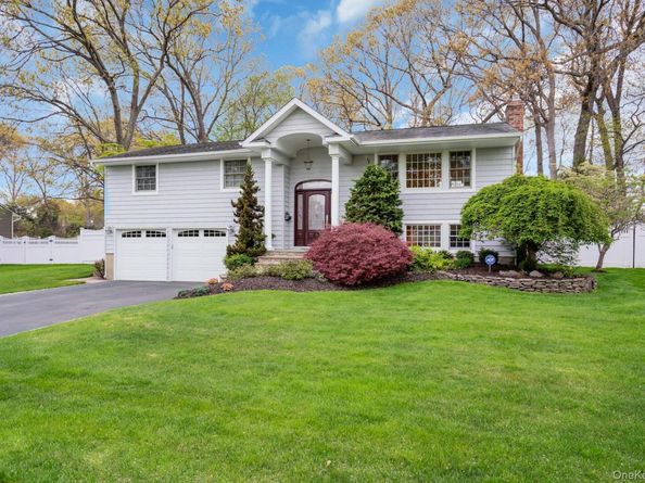 22 Abbey Drive, Commack NY 11725