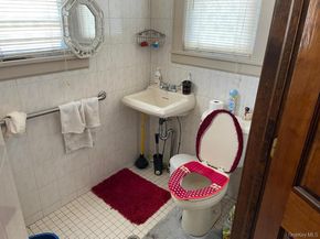 727 Beck Street, Uniondale NY 11553