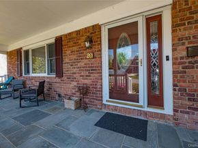 20 Evon Drive, Syosset NY 11791