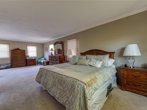 20 Evon Drive, Syosset NY 11791