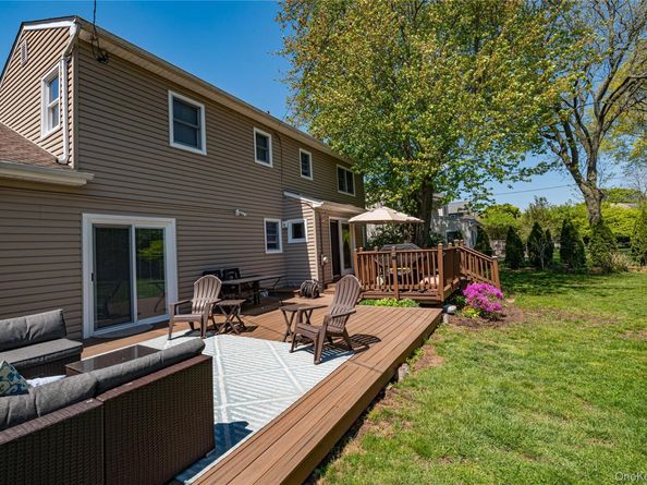 20 Evon Drive, Syosset NY 11791