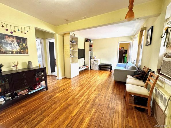 138-29 Jewel Ave 2D, Kew Garden Hills NY 11367