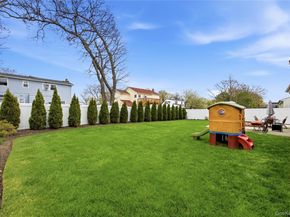 644 N Clinton Avenue, Lindenhurst NY 11757