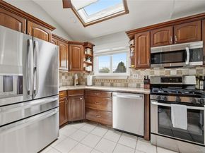 644 N Clinton Avenue, Lindenhurst NY 11757