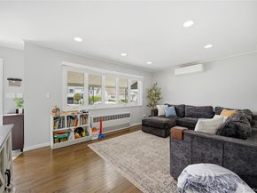 644 N Clinton Avenue, Lindenhurst NY 11757