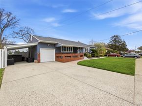 644 N Clinton Avenue, Lindenhurst NY 11757