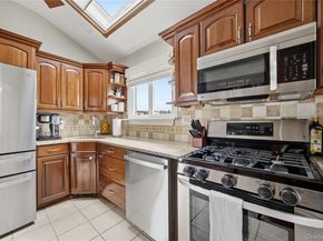 644 N Clinton Avenue, Lindenhurst NY 11757
