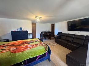 12 Hilton Court, Hicksville NY 11801
