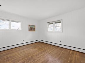 23 Pell Terrace, Garden City NY 11530