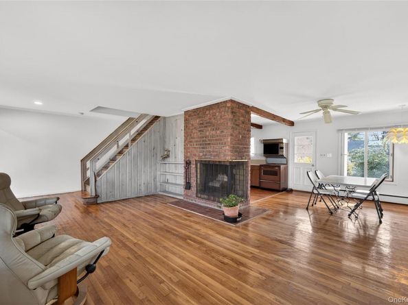23 Pell Terrace, Garden City NY 11530