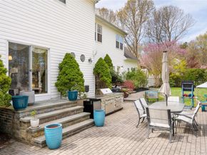 9 Framingham Lane, Shoreham NY 11786