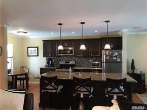 707 Bentley Court, Saint James NY 11780