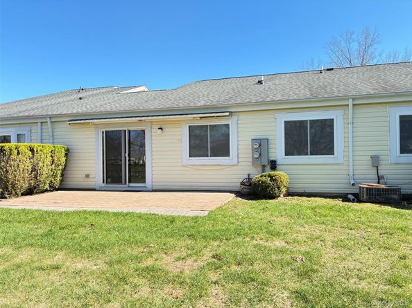 707 Bentley Court, Saint James NY 11780