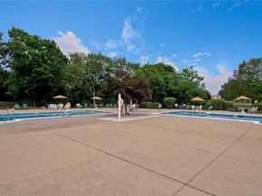 707 Bentley Court, Saint James NY 11780