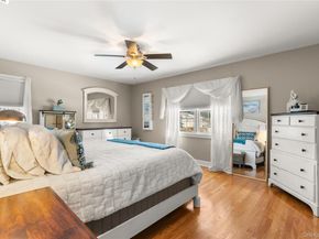 40 Wagstaff Lane, West Islip NY 11795