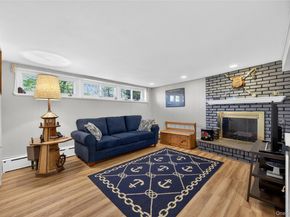 8 Glen Lane, Glenwood Landing NY 11547