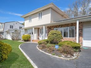51 Wexford Drive, Oakdale NY 11769