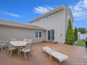 51 Wexford Drive, Oakdale NY 11769