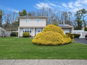 51 Wexford Drive, Oakdale NY 11769