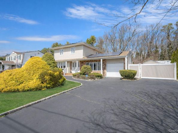 51 Wexford Drive, Oakdale NY 11769