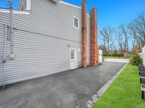 10 Winnetica Lane, East Islip NY 11730