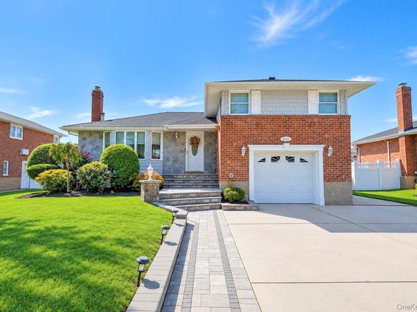 4044 Meadow Lane, Seaford NY 11783