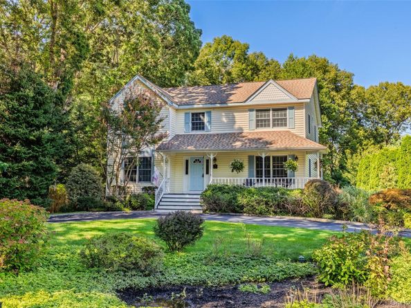 7 Holly Lane, Port Jefferson NY 11777