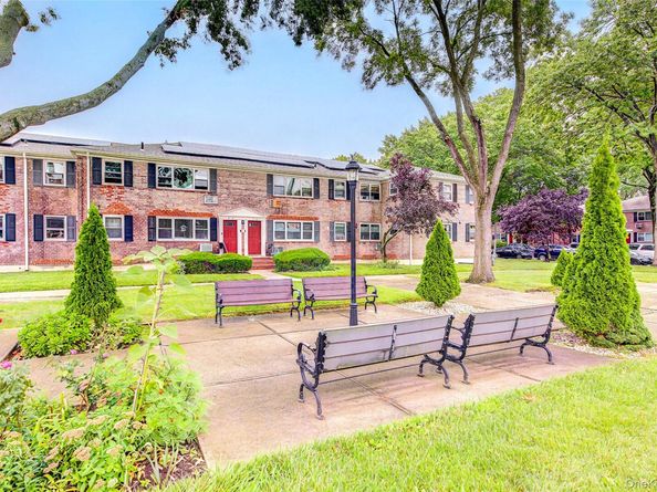 67-28 152nd Street 275A, Flushing NY 11367