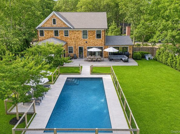 15 Wild Cherry Lane, East Quogue NY 11942