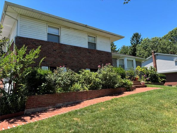 71 Willits Road, Glen Cove NY 11542