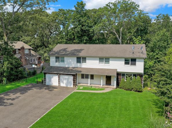 8 Tobi Lane, Setauket NY 11733