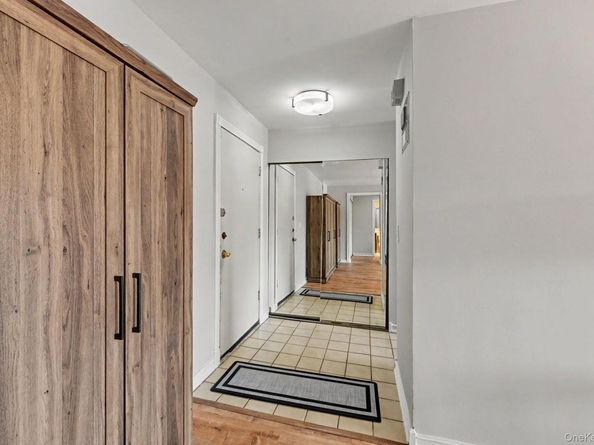 352 Central Park Avenue D11, Scarsdale NY 10583