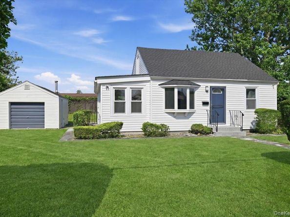 310 west Drive, Copiague NY 11726