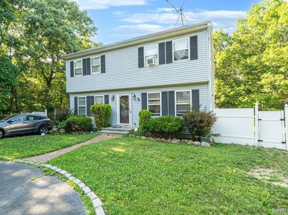 49 Barbara Lane, Medford NY 11763